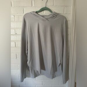 Lightweight Southern Tide hooded pullover. Light gray. Size XL